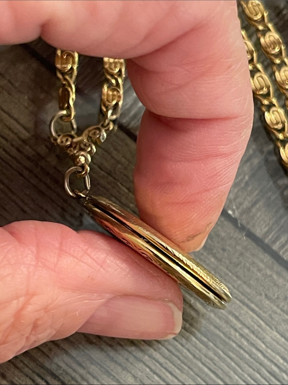 Gold-tone Oval Locket necklace from the 1928 Jewelry Company - Picture 16 of 16